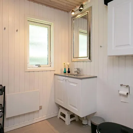 Holiday home Holiday Lxx Hals